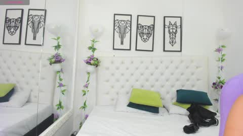 Snapshot of scarlet_stan22 chatting on 02.07.25 Isa online show from 02.07.25