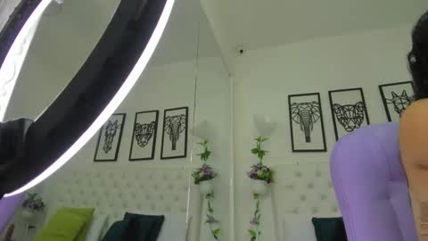 Snapshot of scarlet_stan22 chatting on 02.14.25 Isa online show from 02.14.25