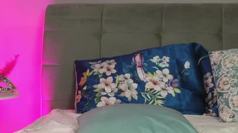 Snapshot of scarlet_vex chatting on 05.19.26 Scarlet online show from 05.19.26