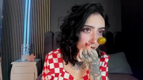 Snapshot of scarleth_fg_ chatting on 04.28.26 Scarleth online show from 04.28.26