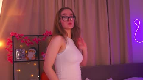 Snapshot of scarletliips chatting on 11.22.25 Maria online show from 11.22.25