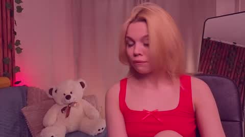 Snapshot of scarletmarney chatting on 05.05.26 scarletmarney online show from 05.05.26