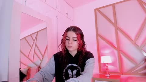 Snapshot of scarletpunk_ chatting on 12.06.24 Scarlet online show from 12.06.24