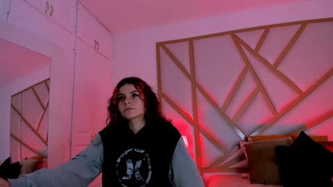 Snapshot of scarletpunk_ chatting on 12.09.24 Scarlet online show from 12.09.24