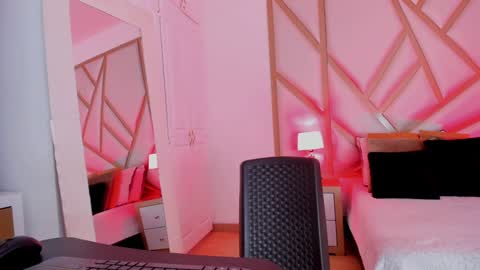 Snapshot of scarletpunk_ chatting on 12.29.24 Scarlet online show from 12.29.24