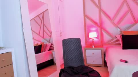 Snapshot of scarletpunk_ chatting on 01.03.25 Scarlet online show from 01.03.25