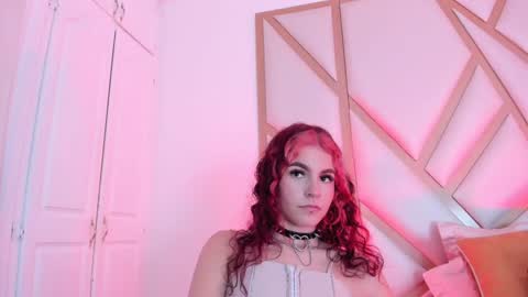 Snapshot of scarletpunk_ chatting on 01.09.25 Scarlet online show from 01.09.25