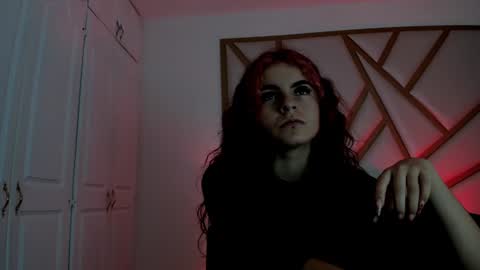 Snapshot of scarletpunk_ chatting on 01.17.25 Scarlet online show from 01.17.25