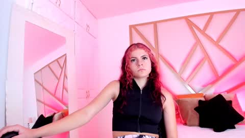 Snapshot of scarletpunk_ chatting on 01.21.25 Scarlet online show from 01.21.25