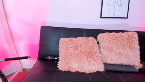 Snapshot of scarletpunk_ chatting on 01.22.25 Scarlet online show from 01.22.25