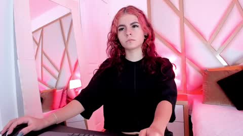 Snapshot of scarletpunk_ chatting on 01.28.25 Scarlet online show from 01.28.25