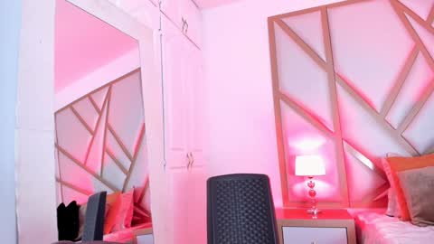 Snapshot of scarletpunk_ chatting on 01.30.25 Scarlet online show from 01.30.25