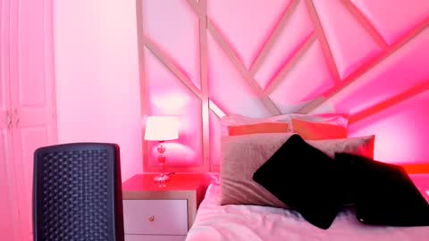 Snapshot of scarletpunk_ chatting on 02.01.25 Scarlet online show from 02.01.25