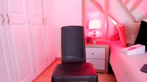 Snapshot of scarletpunk_ chatting on 02.05.25 Scarlet online show from 02.05.25