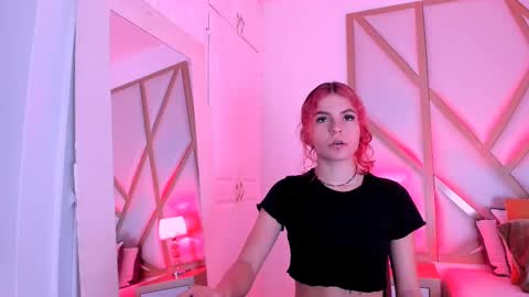 Snapshot of scarletpunk_ chatting on 02.12.25 Scarlet online show from 02.12.25