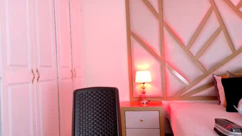 Snapshot of scarletpunk_ chatting on 02.21.25 Scarlet online show from 02.21.25