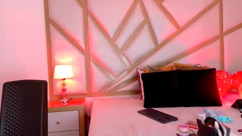 Snapshot of scarletpunk_ chatting on 02.21.25 Scarlet online show from 02.21.25