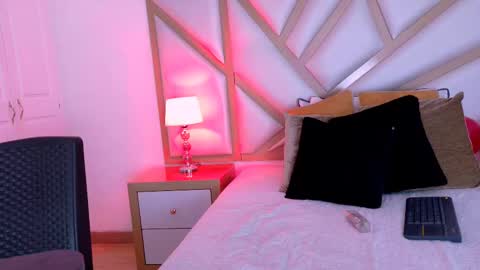 Snapshot of scarletpunk_ chatting on 02.27.25 Scarlet online show from 02.27.25