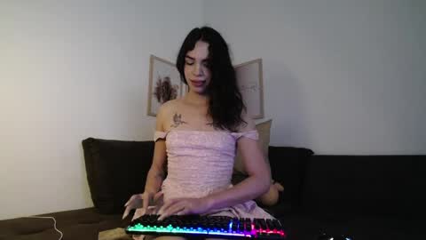 Scarlet online show from 04.05.26