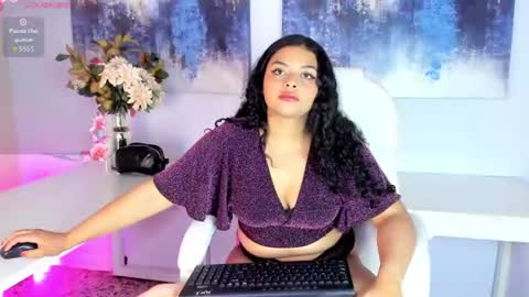 Snapshot of scarlett__2 chatting on 06.17.26 Scarlett online show from 06.17.26