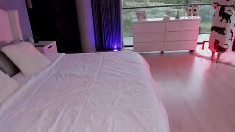 juli online show from 02.17.26