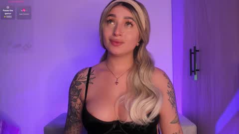SCARLETT COLLINS online show from 10.18.25