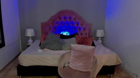Snapshot of scarlett_dreamss7 chatting on 02.18.25 Scarlett  online show from 02.18.25
