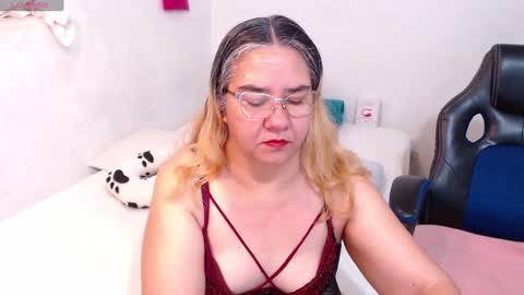 Scarlett  online show from 01.26.25