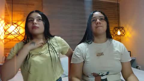 Scarlett and Jazmin online show from 11.26.25