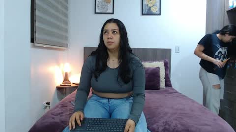 Scarlett and Jazmin online show from 03.31.26