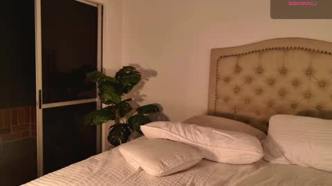 Scarlett Grand online show from 10.07.25