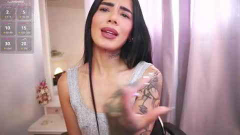 Lauren Scarlett online show from 11.25.25