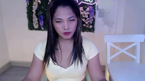 Snapshot of scarlett_sofia69 chatting on 02.08.25 online show from 02.08.25