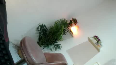 Snapshot of scarlett_sofia69 chatting on 07.06.26 online show from 07.06.26