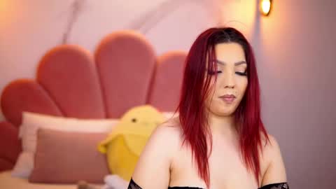 Snapshot of scarlett_veyra chatting on 12.16.25 Foxi online show from 12.16.25