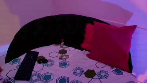 SCARLETTE online show from 02.22.25