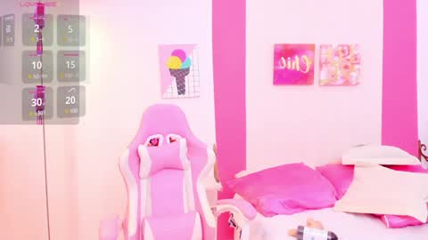 Scarlette  online show from 01.04.25