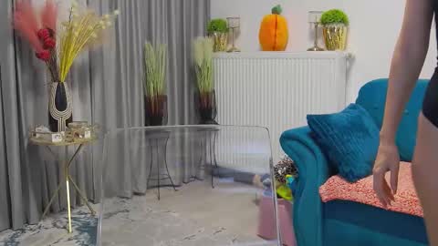 Scarlett online show from 10.06.25