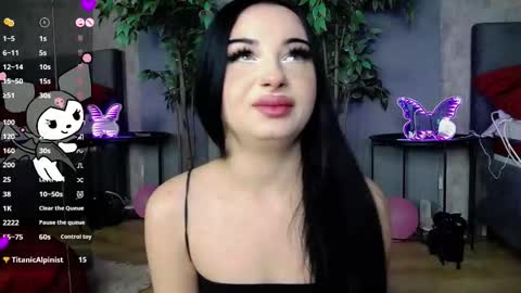 scarlettjakobs online show from 10.15.25