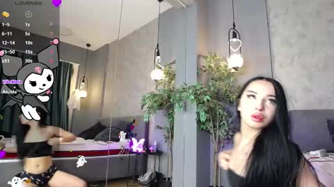 scarlettjakobs online show from 10.25.25