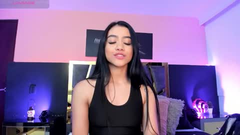 Snapshot of scarlettorres chatting on 10.19.25 scarlettorres online show from 10.19.25