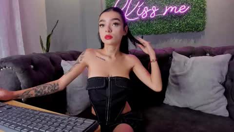 Scarlet online show from 10.10.25