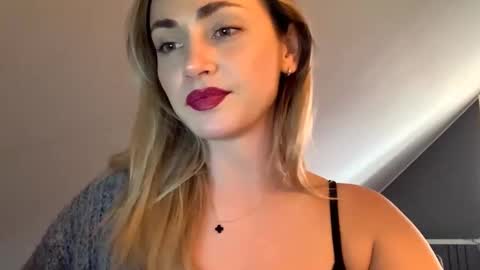 ScarlettxBlonde online show from 03.17.26