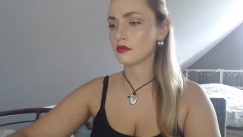 Snapshot of scarlettxblonde chatting on 06.19.26 ScarlettxBlonde online show from 06.19.26