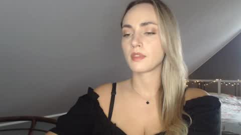 Snapshot of scarlettxblonde chatting on 07.07.26 ScarlettxBlonde online show from 07.07.26