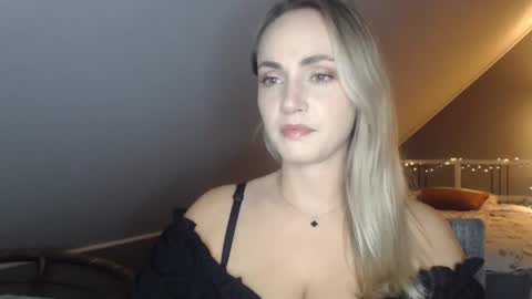 Snapshot of scarlettxblonde chatting on 07.07.26 ScarlettxBlonde online show from 07.07.26