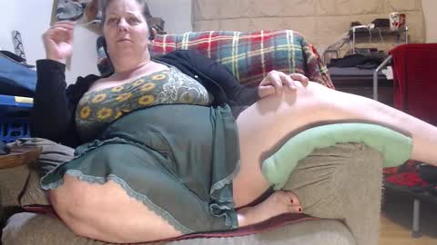 Snapshot of scarlotta chatting on 10.28.25 Scarlotta online show from 10.28.25