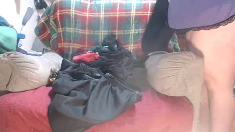 Snapshot of scarlotta chatting on 11.17.25 Scarlotta online show from 11.17.25