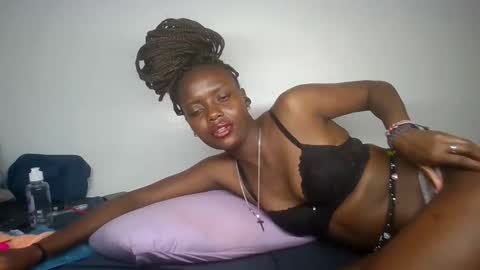 Snapshot of scentedfriction chatting on 09.13.25 scentedfriction online show from 09.13.25