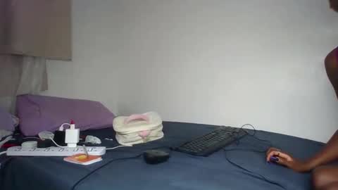 Snapshot of scentedfriction chatting on 10.30.25 scentedfriction online show from 10.30.25